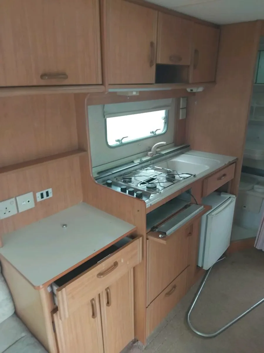 Caravan - Image 3