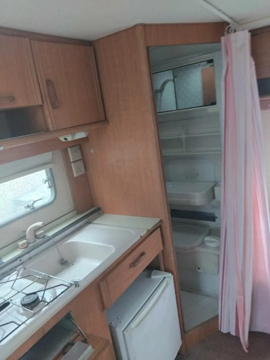 Caravan - Image 4