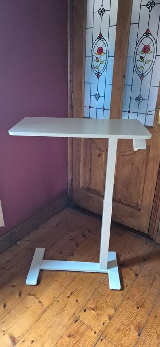 Extendable laptop table - Image 2