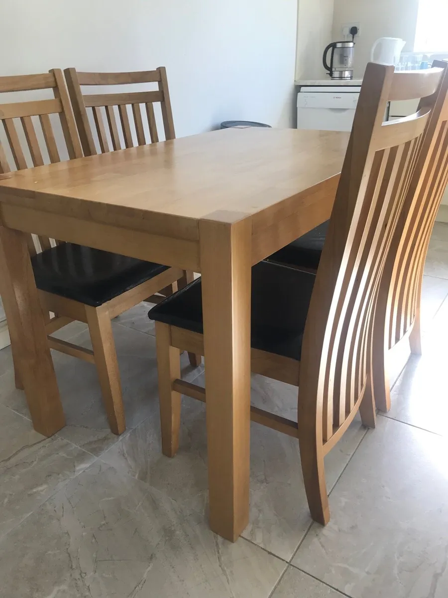 Oak Dining Table & chairs - Image 1