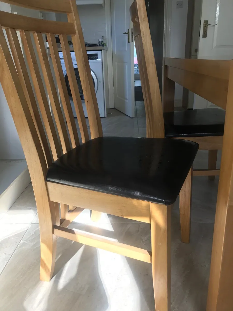 Oak Dining Table & chairs - Image 3