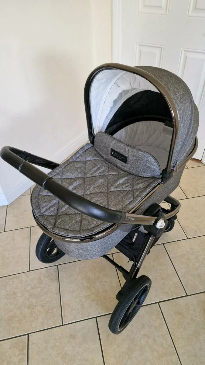 Venicci tinum travel system - Image 1