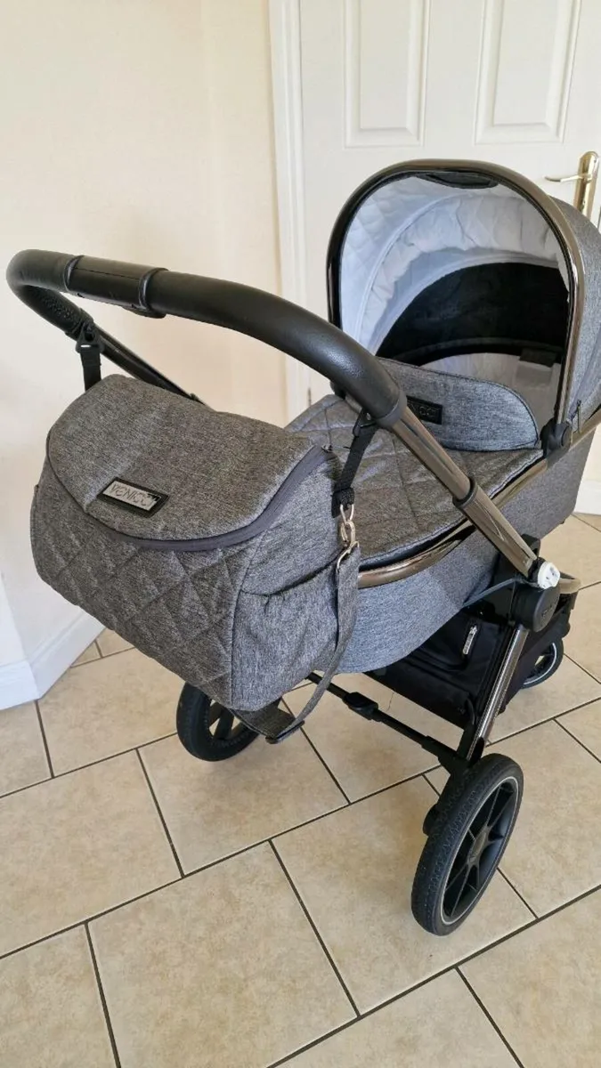Venicci tinum travel system - Image 3
