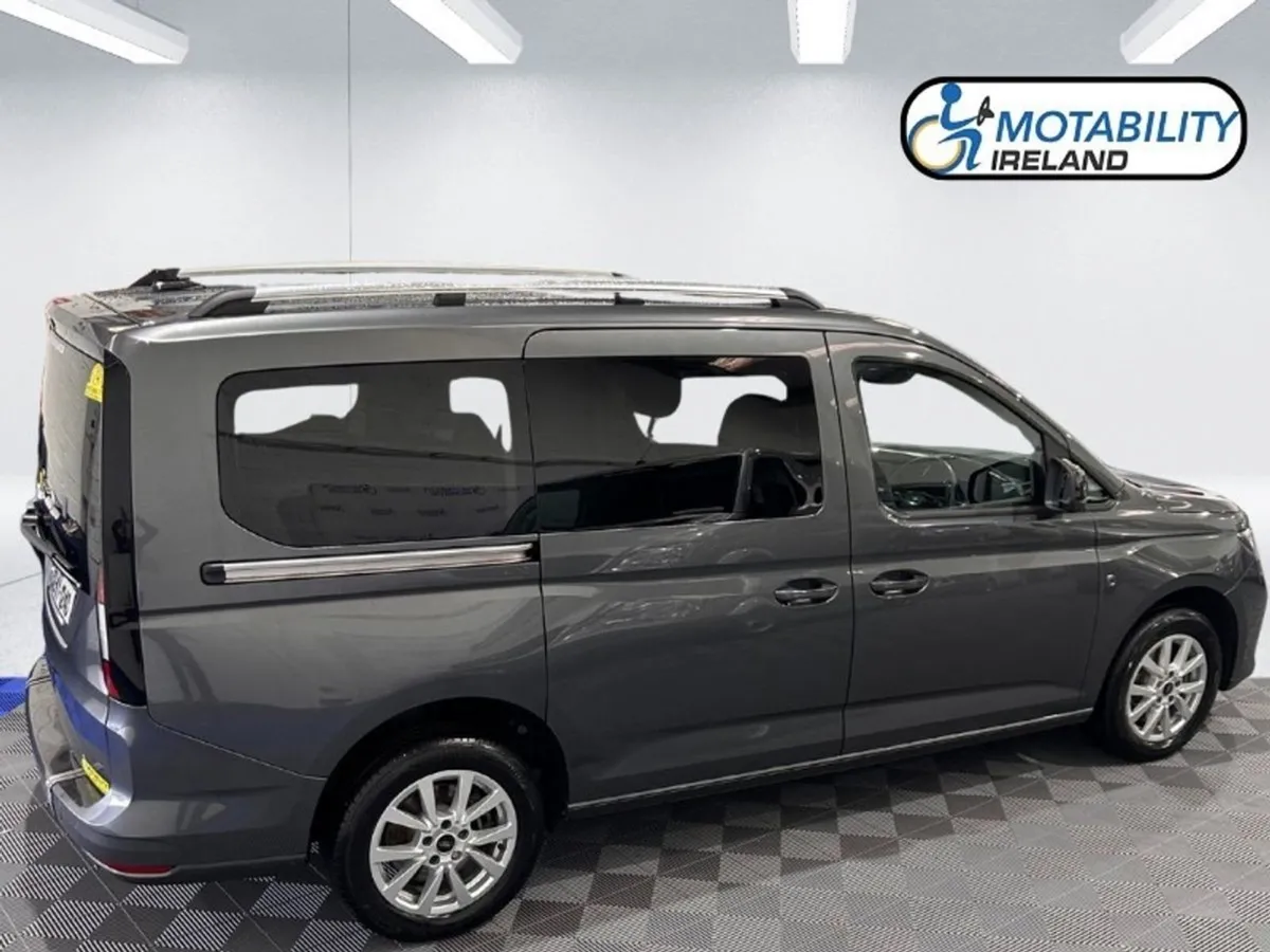 Ford Transit Connect Wheelchair Accessible - Image 3