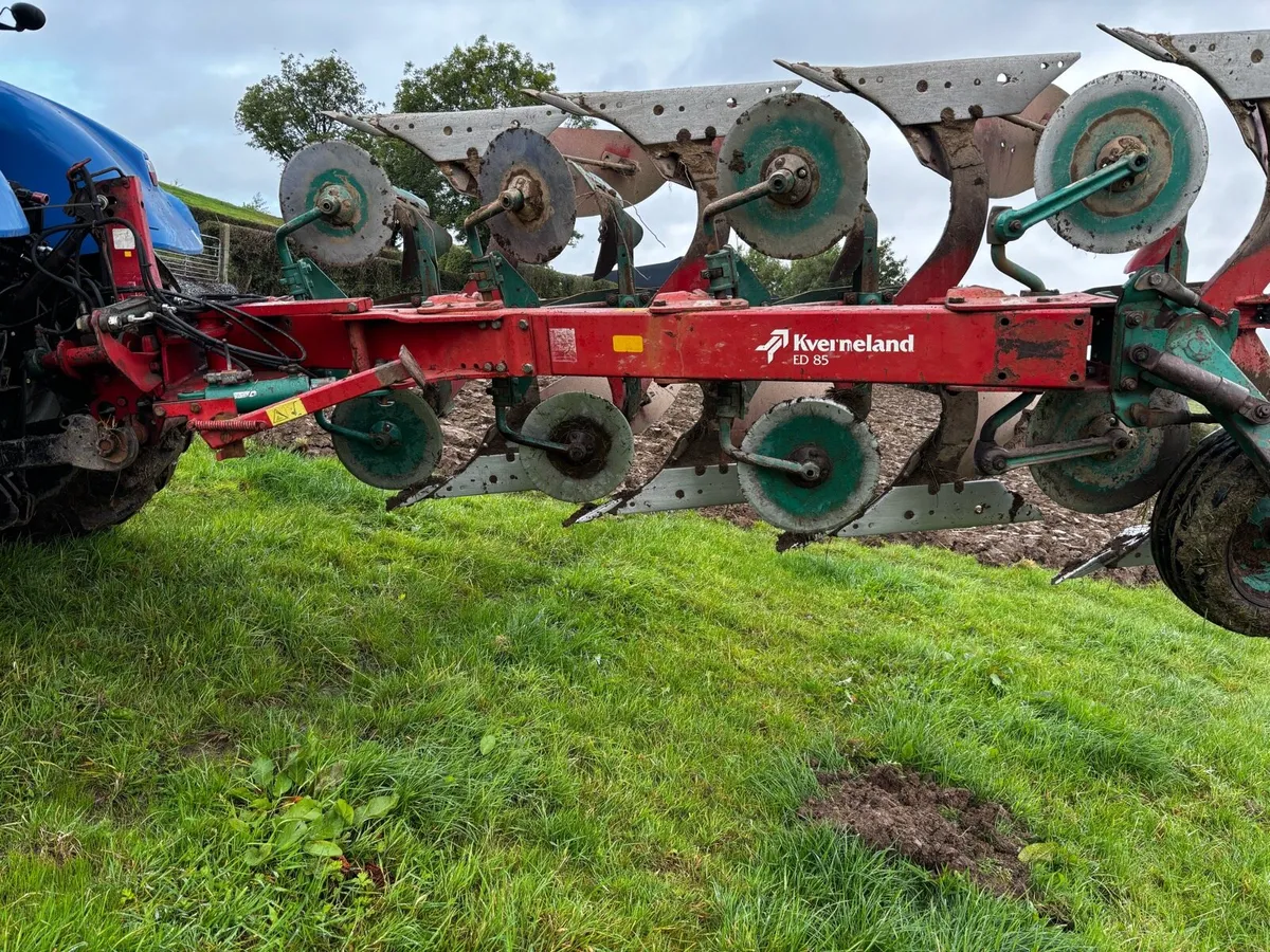 Kverneland plough ED 85 - Image 1