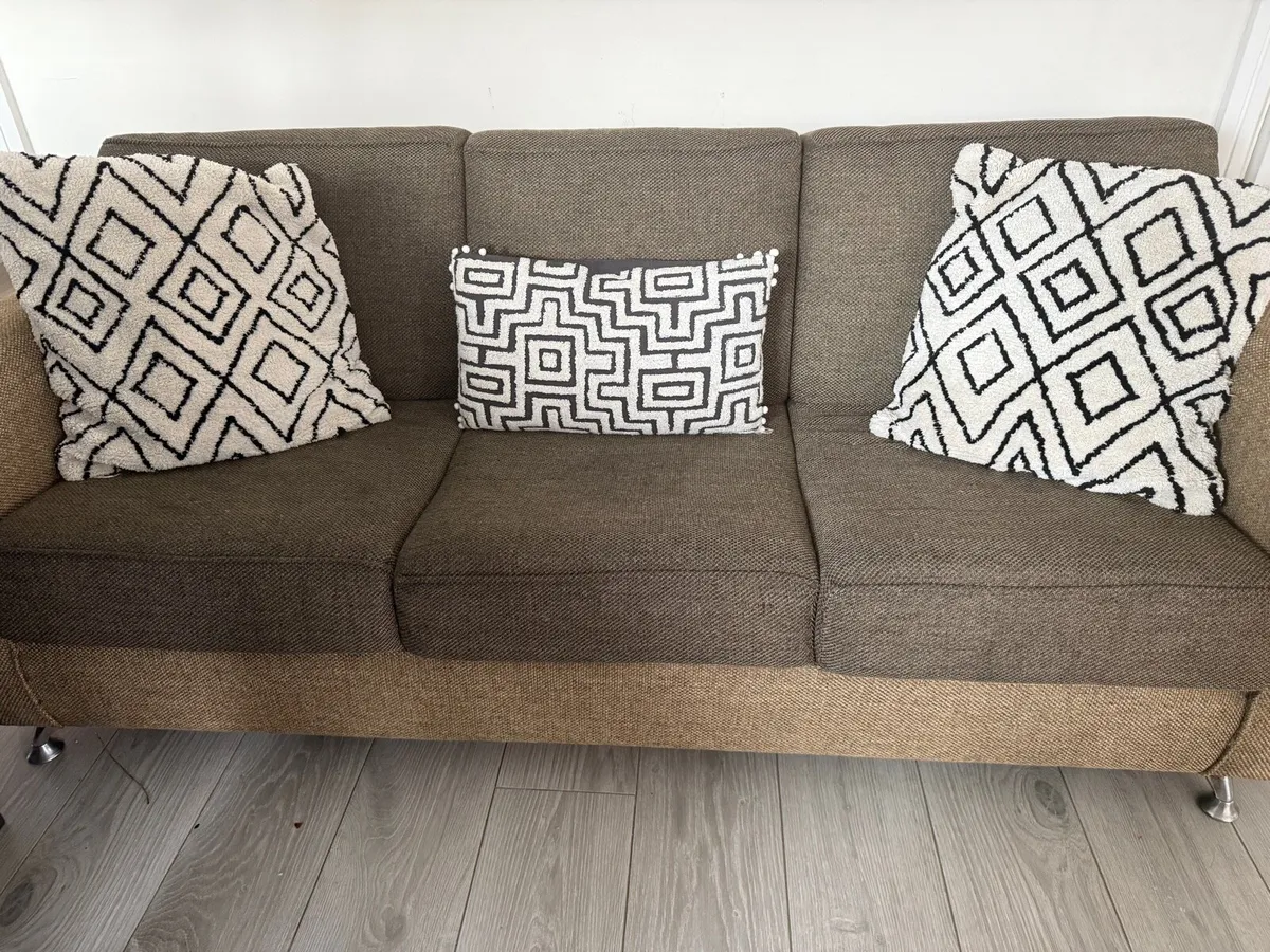 4 seater sofa - Image 1