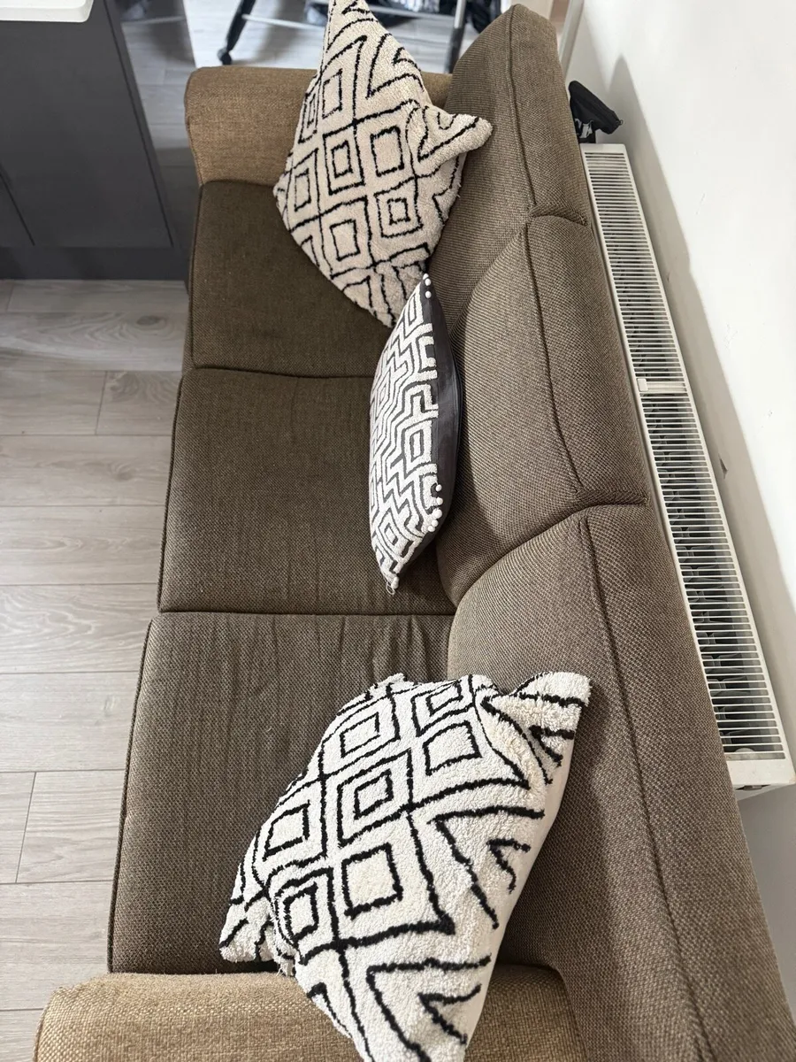 4 seater sofa - Image 3