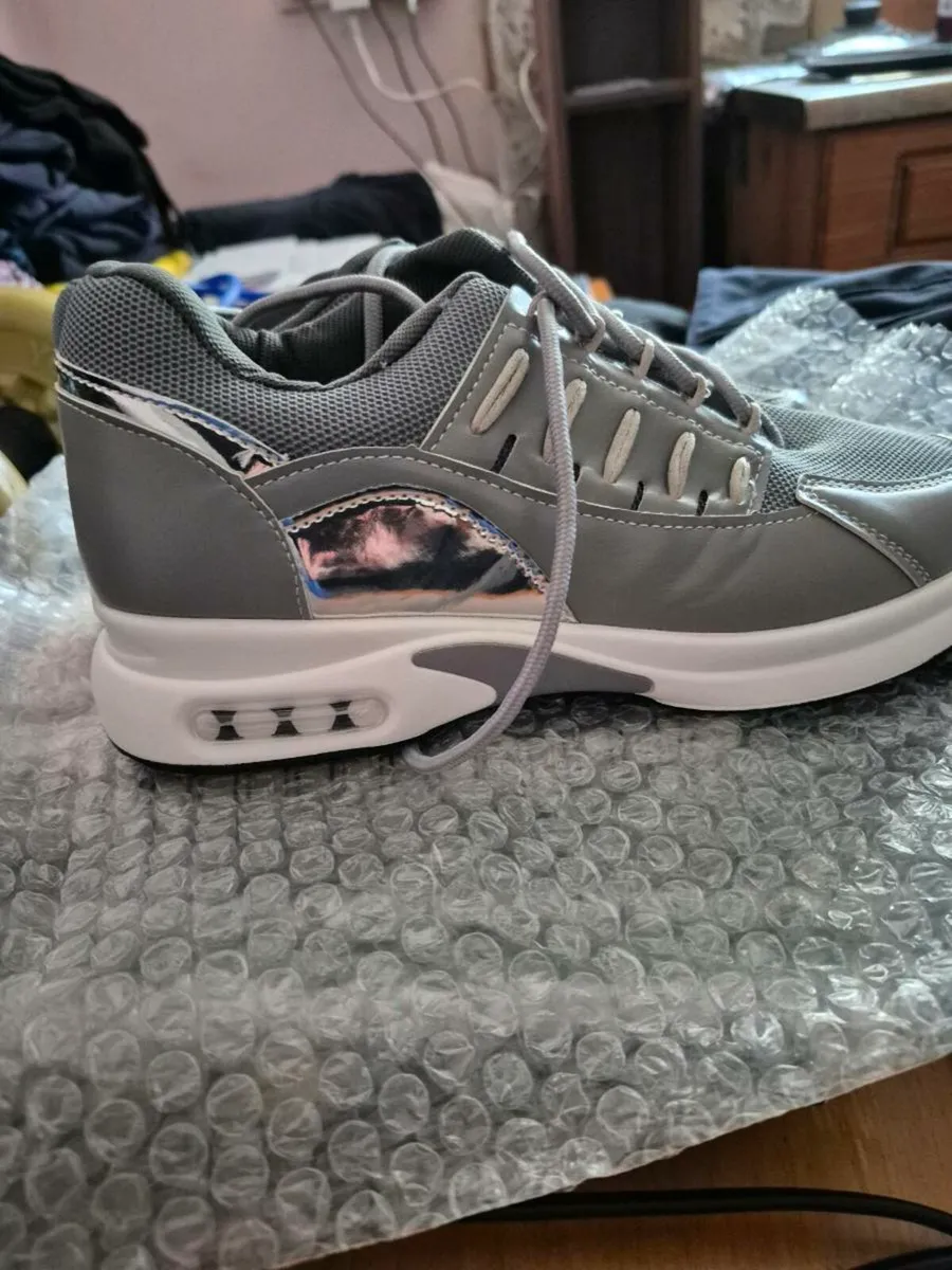 TRAINERS - Image 3