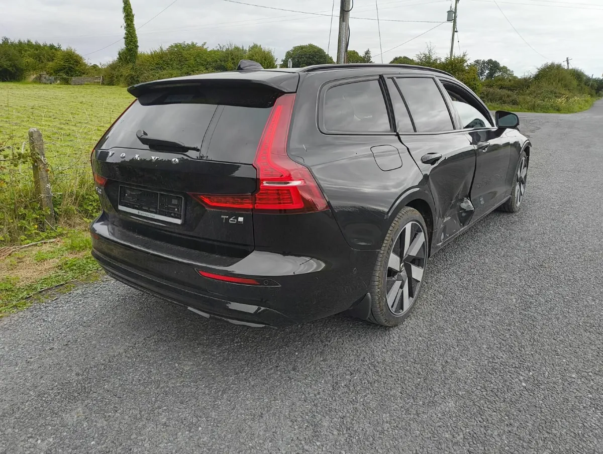 2024 VOLVO V60 T6 REPAIRABLE - Image 3
