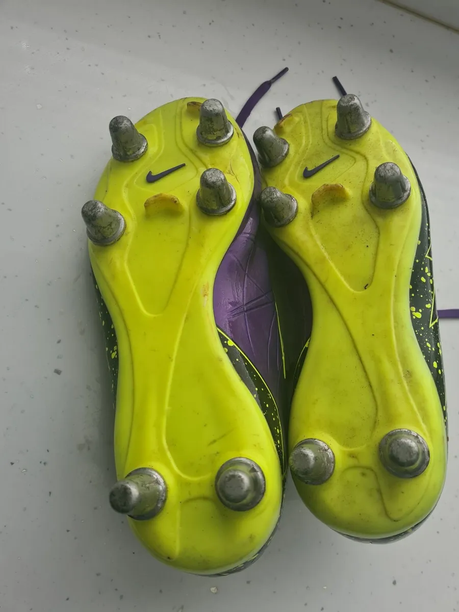 Kids soccer boots - Image 3
