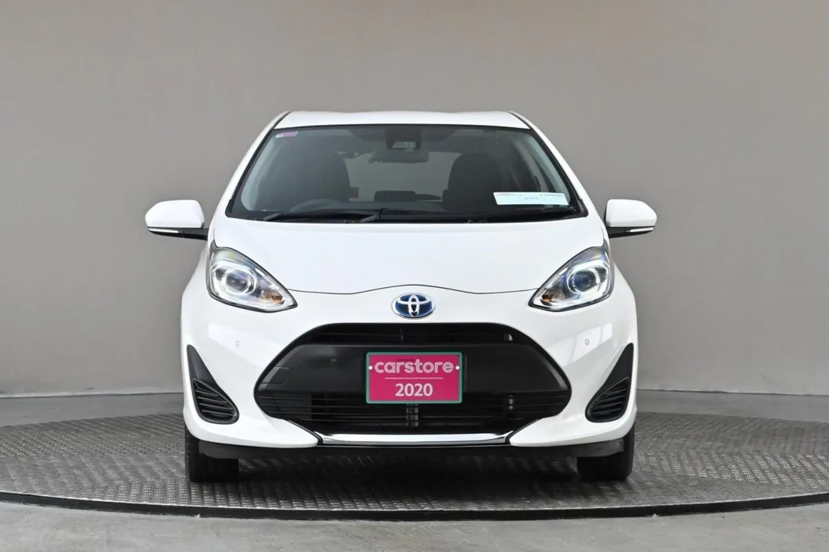 Toyota Aqua 1.5 Vvt-i Hybrid  android Car Player - Image 2