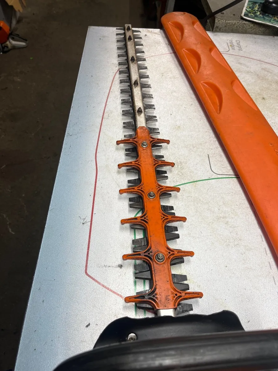 STIHL HS 82 R Hedgetrimmer - Image 3