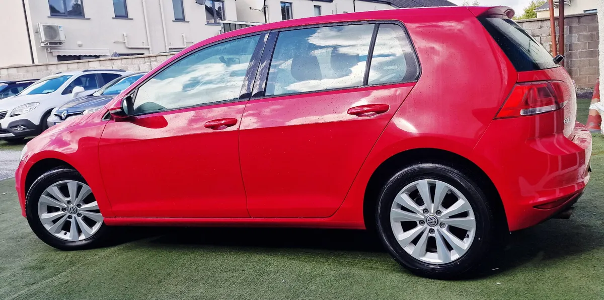 Volkswagen Golf 1.2TSI AUTO DSG LOW KM - Image 3