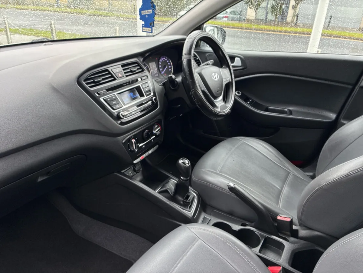 Hyundai i20 ACTIVE PETROL CLASSIC 5DR - Image 3