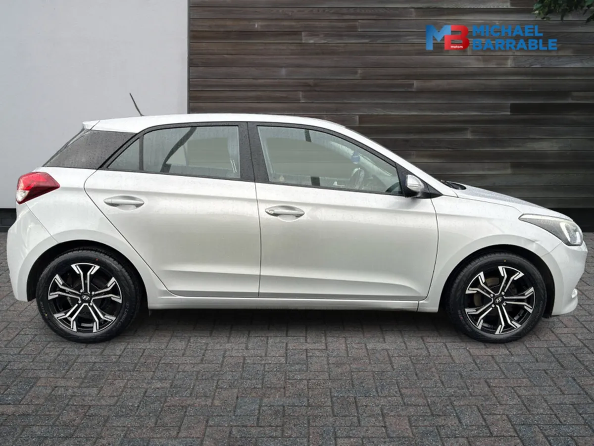 Hyundai i20 ACTIVE PETROL CLASSIC 5DR - Image 4