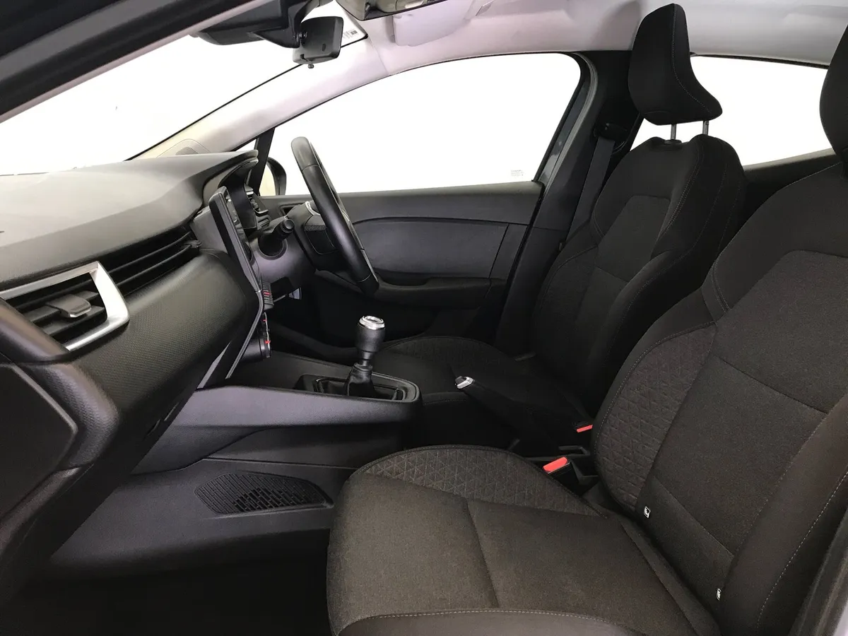 Renault Clio 2022 - Image 3