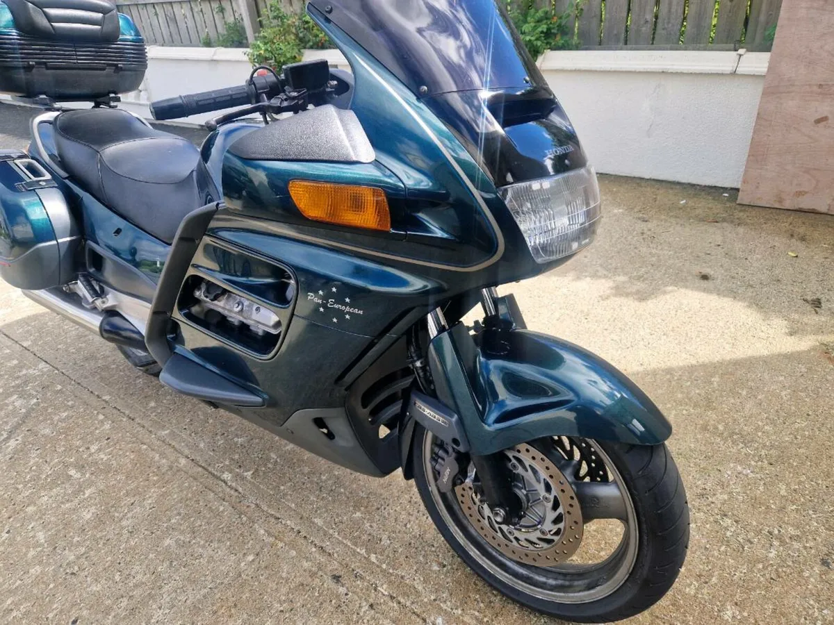 Honda pan European MINT - Image 1
