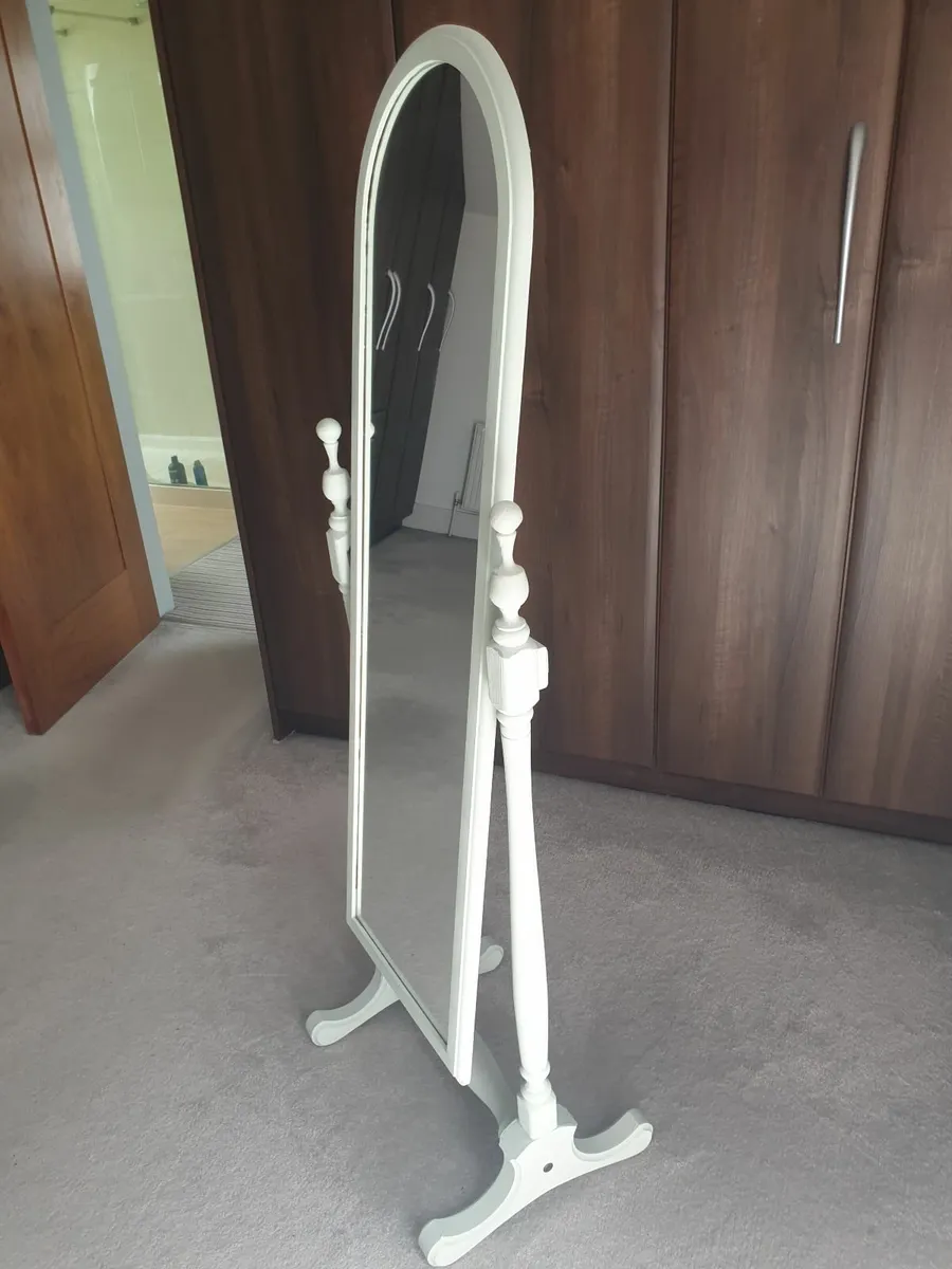Free standing painted pine mirror - Image 4