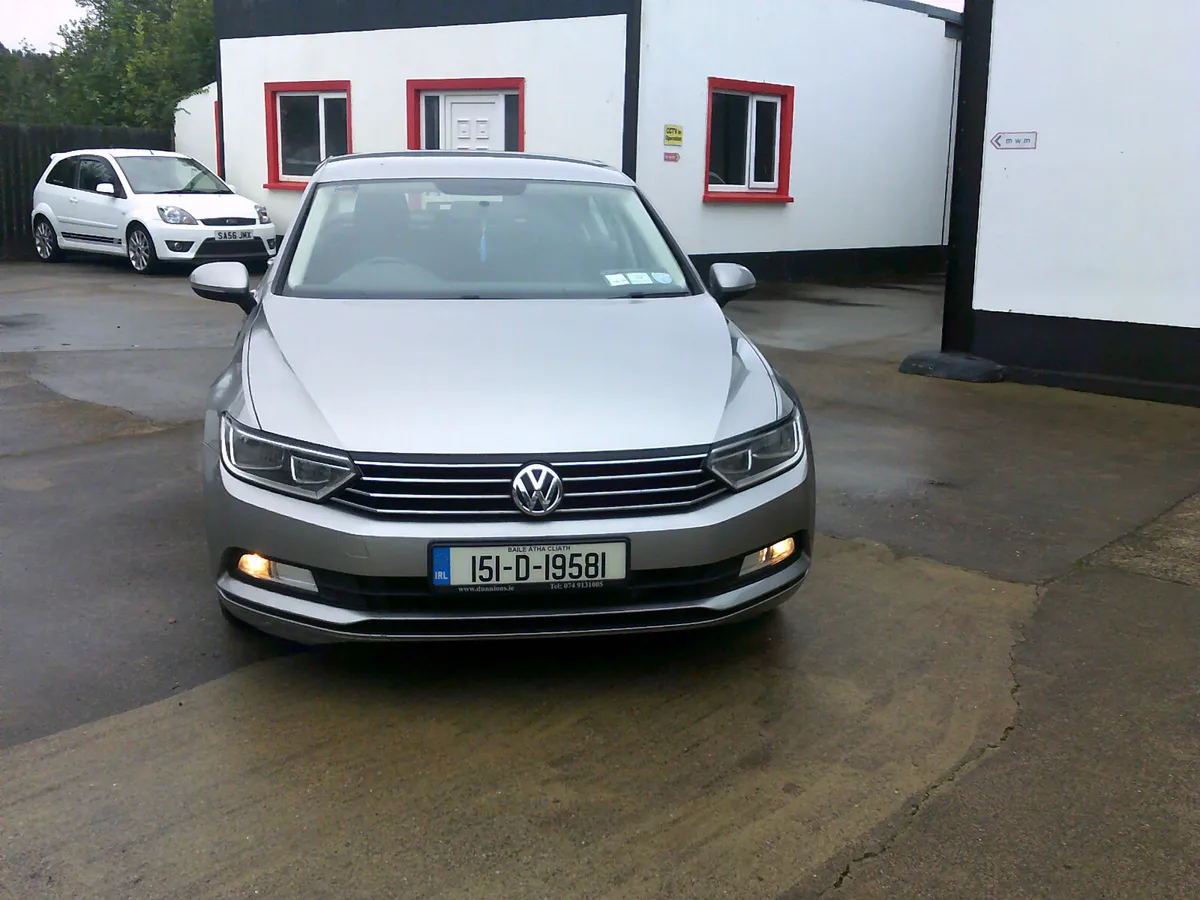 Volkswagen Passat 2015 - Image 2