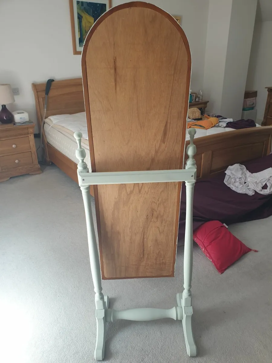 Free standing painted pine mirror - Image 2
