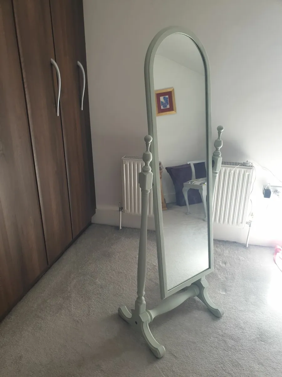 Free standing painted pine mirror - Image 3
