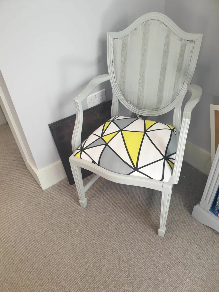 Occasional chairs - Image 2