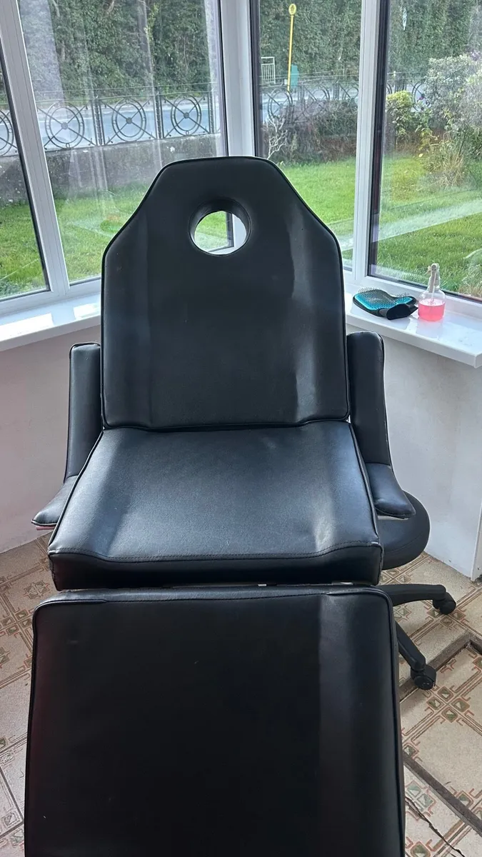 Beauty chair - Image 1