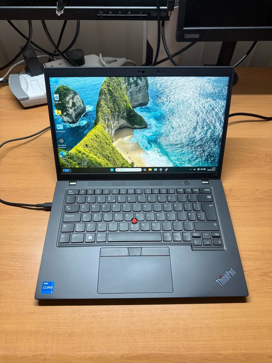 5 x Lenovo i5 pro 13gen 16-256 win 11 pro - Image 1