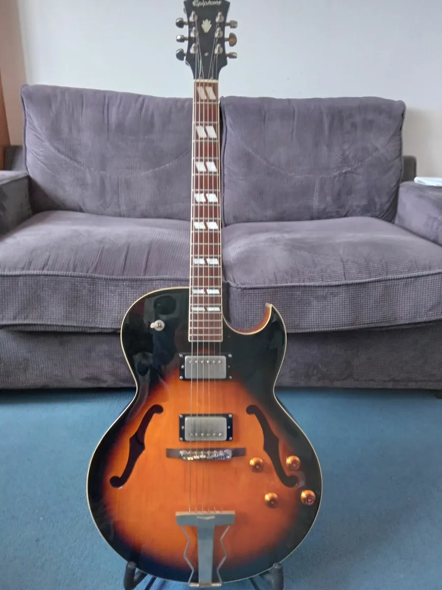 Jazz Guitar - Image 1