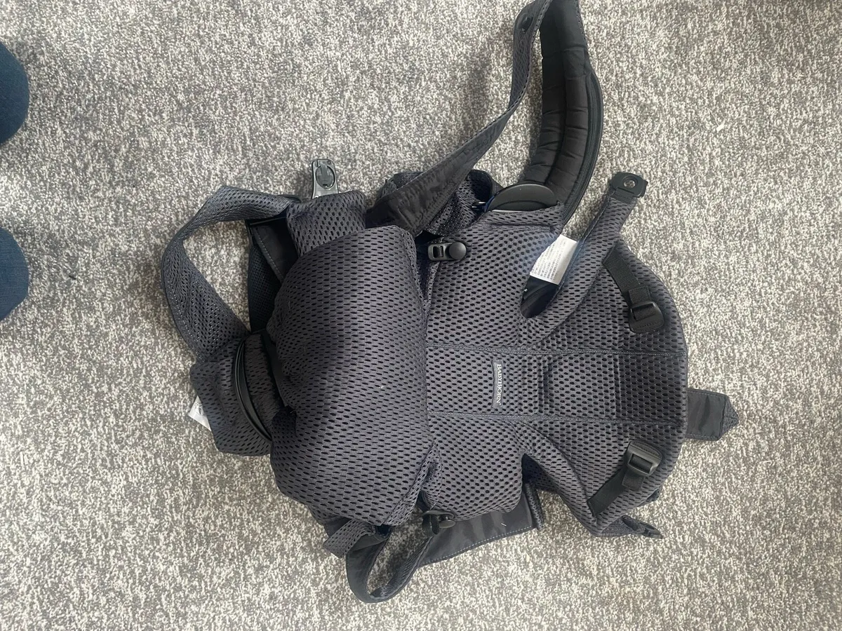 Baby Bjorn mesh carrier move free - Image 1