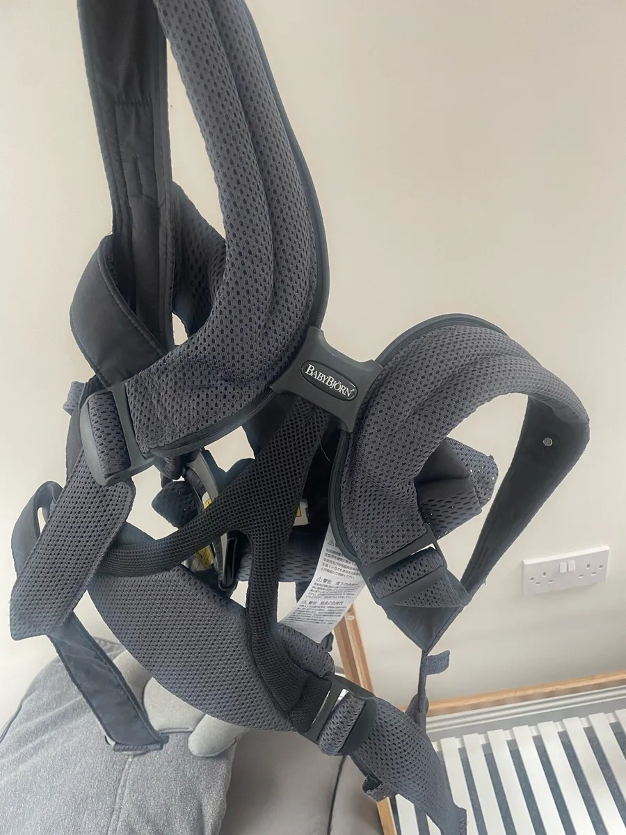Baby Bjorn mesh carrier move free - Image 2