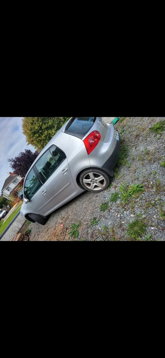 Volkswagen Golf 2005 - Image 2