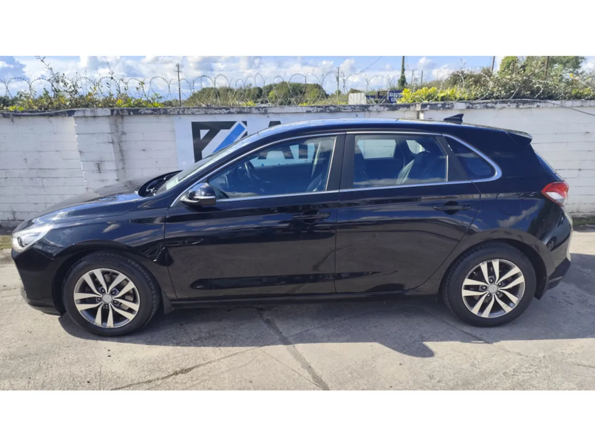 Hyundai i30 2019 DELUXE PLUS SAT NAV - REV CAM - Image 4