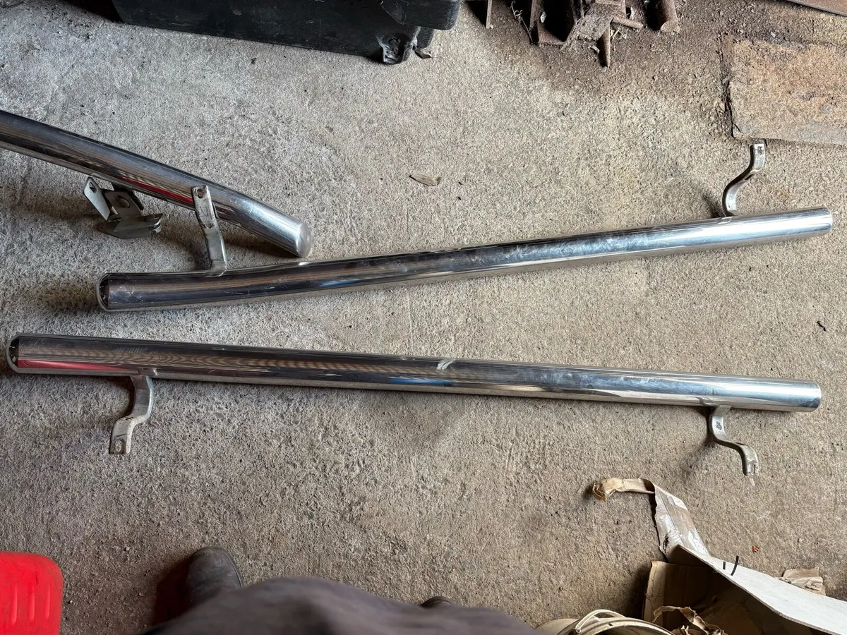 L 200 B40 side steps and city bar - Image 1