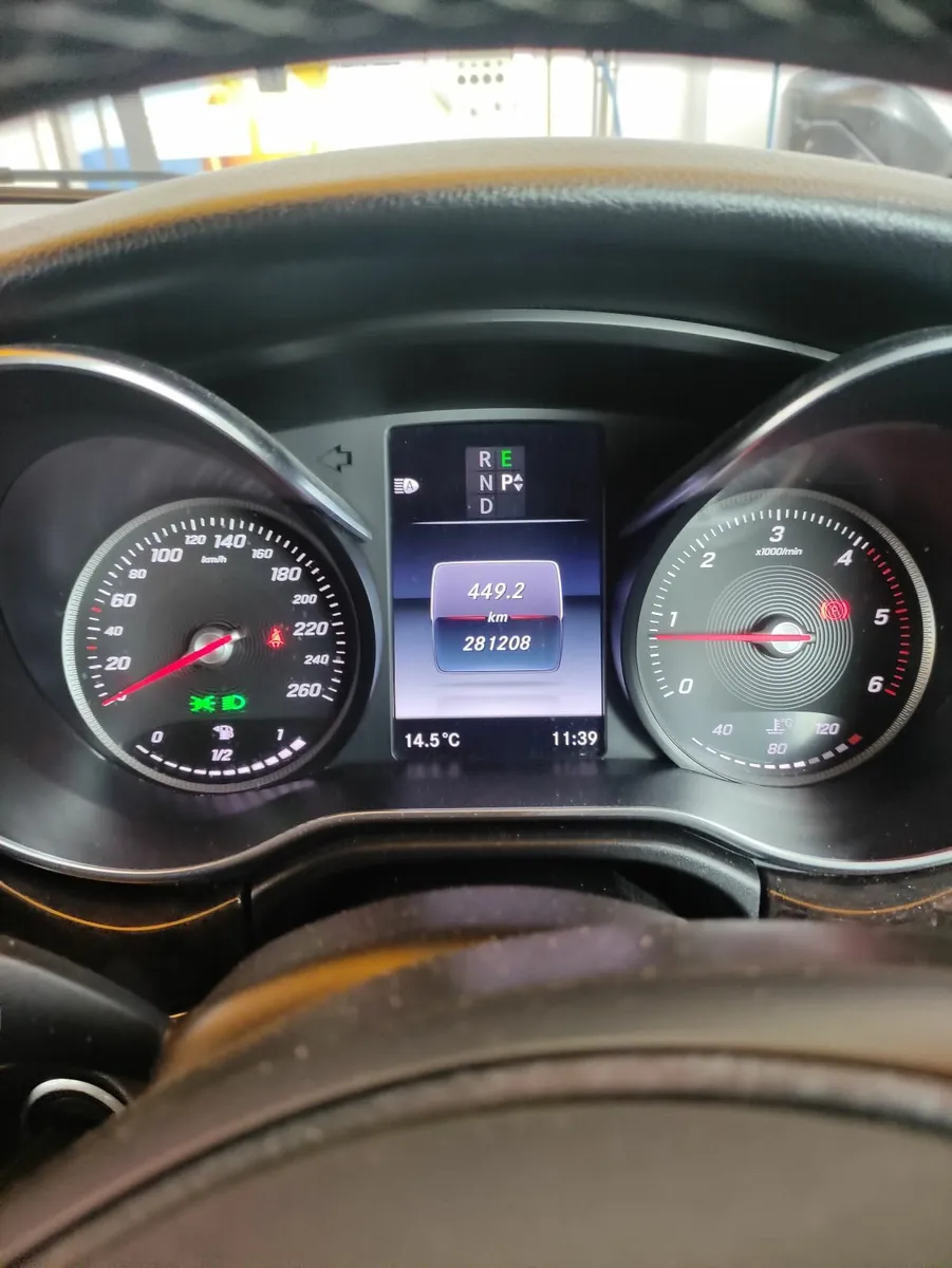Mercedes-Benz V-Class 2016 - Image 3