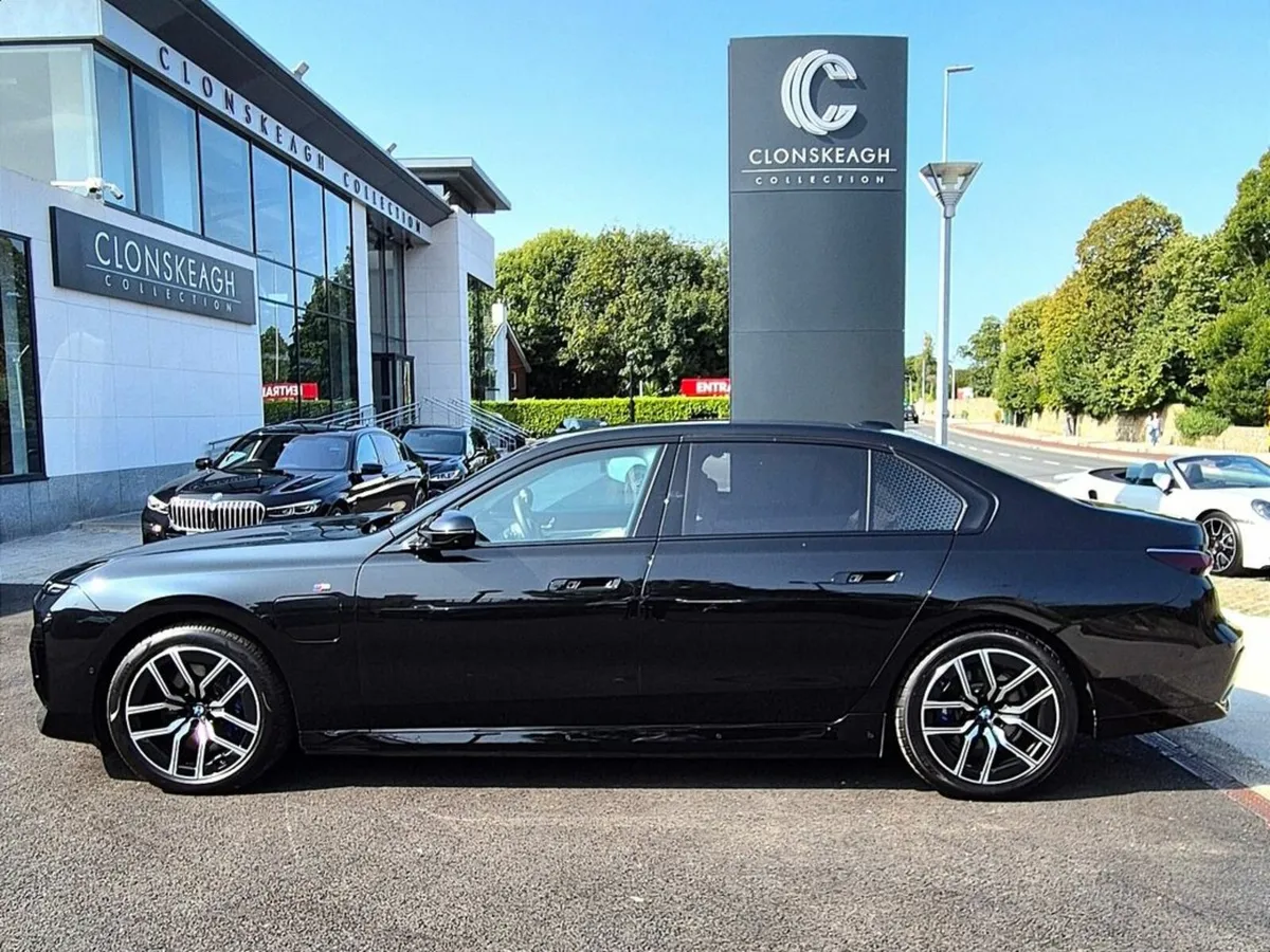 BMW 7-Series 750E XDRIVE M SPORT **HUGE SPEC** - Image 4