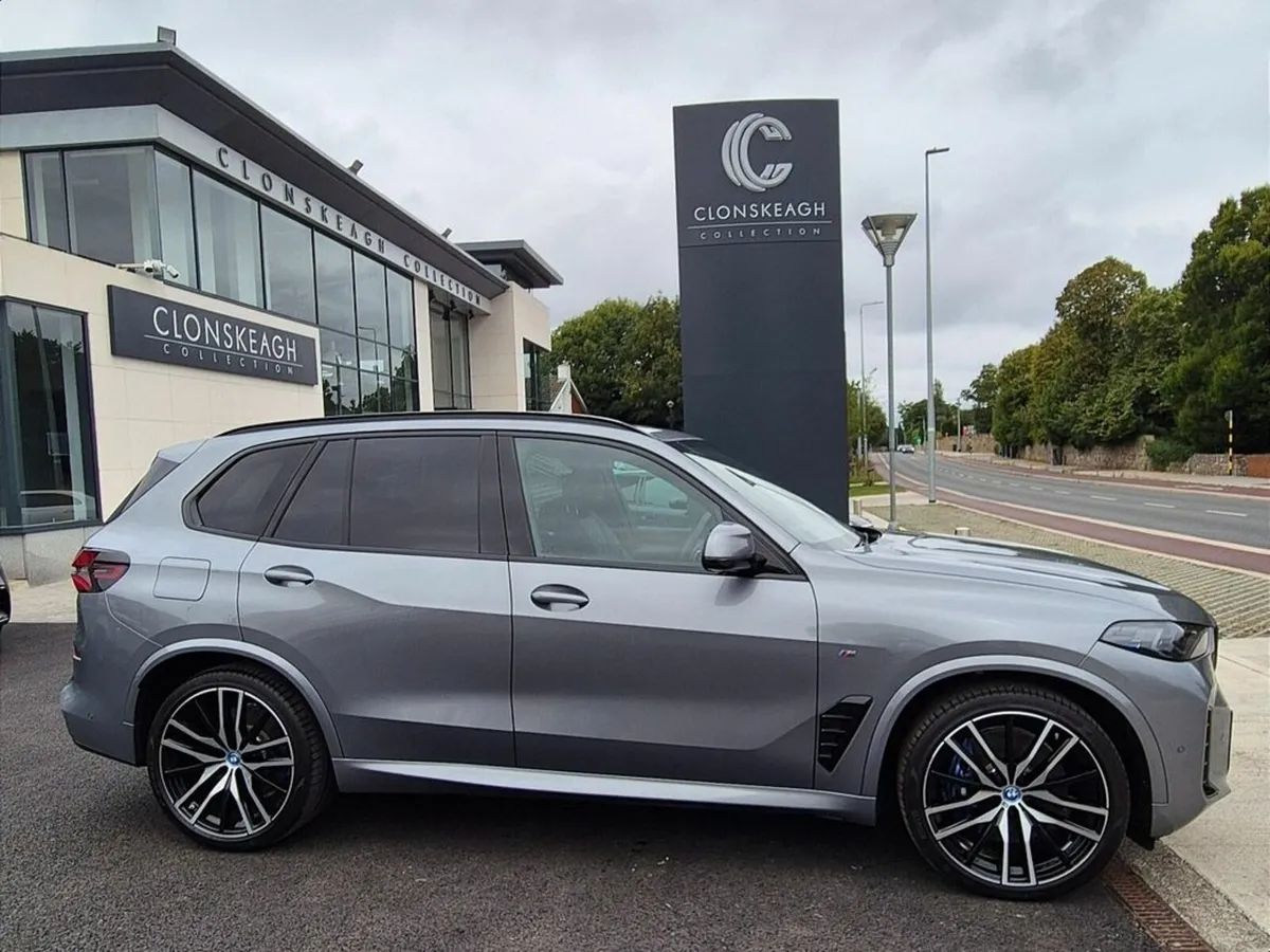 BMW X5 XDRIVE50E M SPORT PRO **PAN ROOF ** HEAD-UP - Image 4