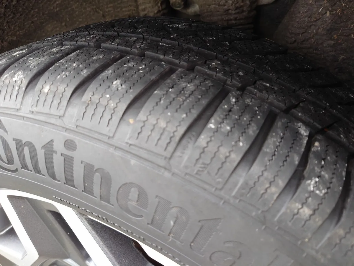 Hyundai Santa Fe 19" Alloy Wheels - Image 2