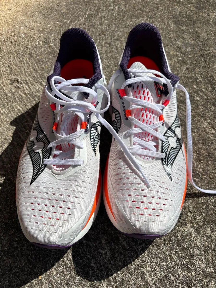 Men’s Saucony running shoes - Image 3