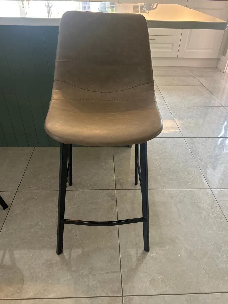 Bar stools - Image 1