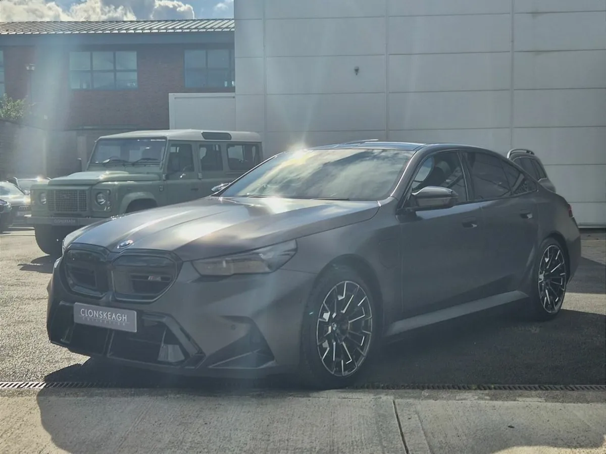 BMW M5 M5 xDrive **ULTIMATE PACK** - Image 3