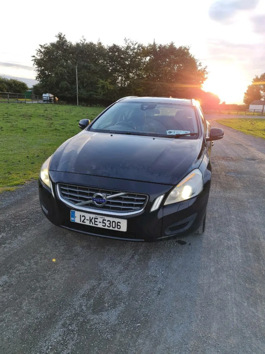 Volvo V60 2012 - Image 2