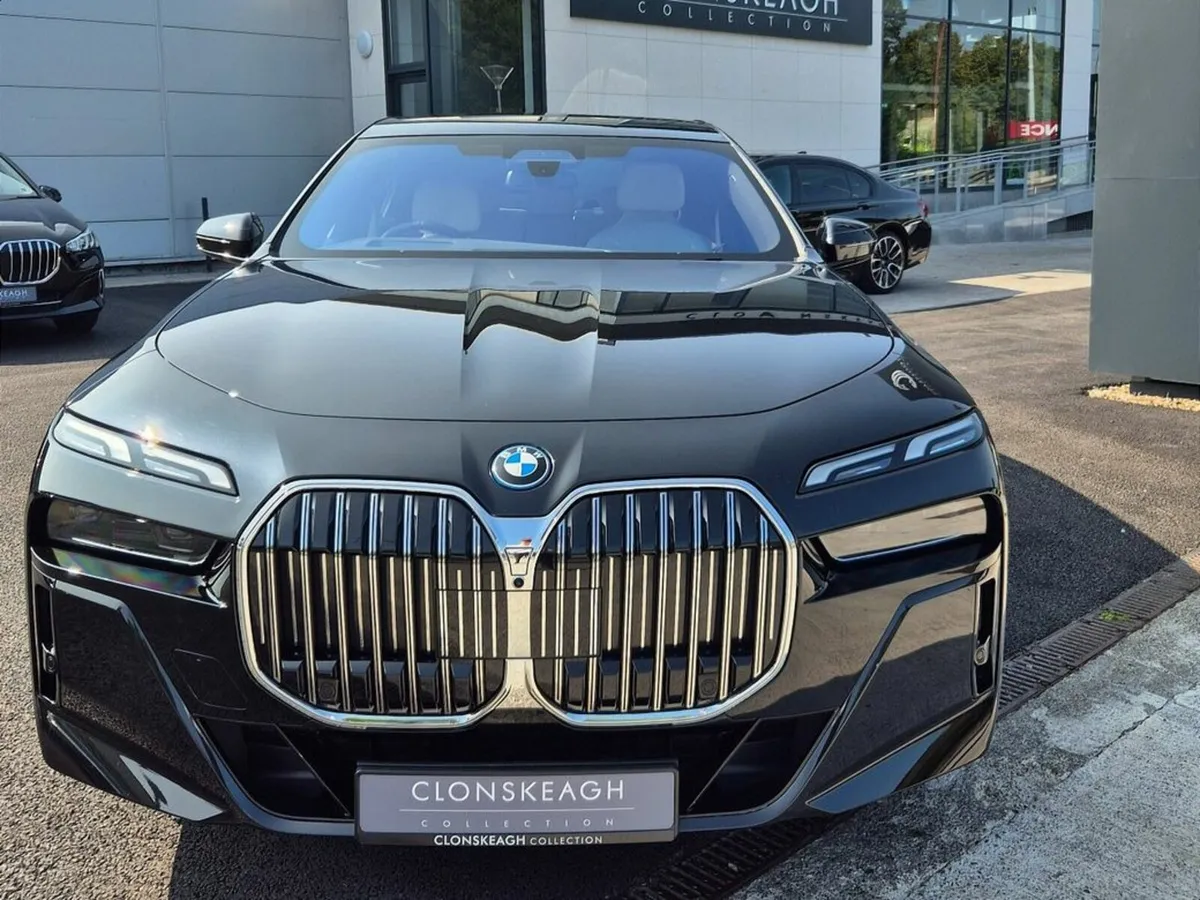 BMW 7-Series 750E XDRIVE M SPORT **HUGE SPEC** - Image 2