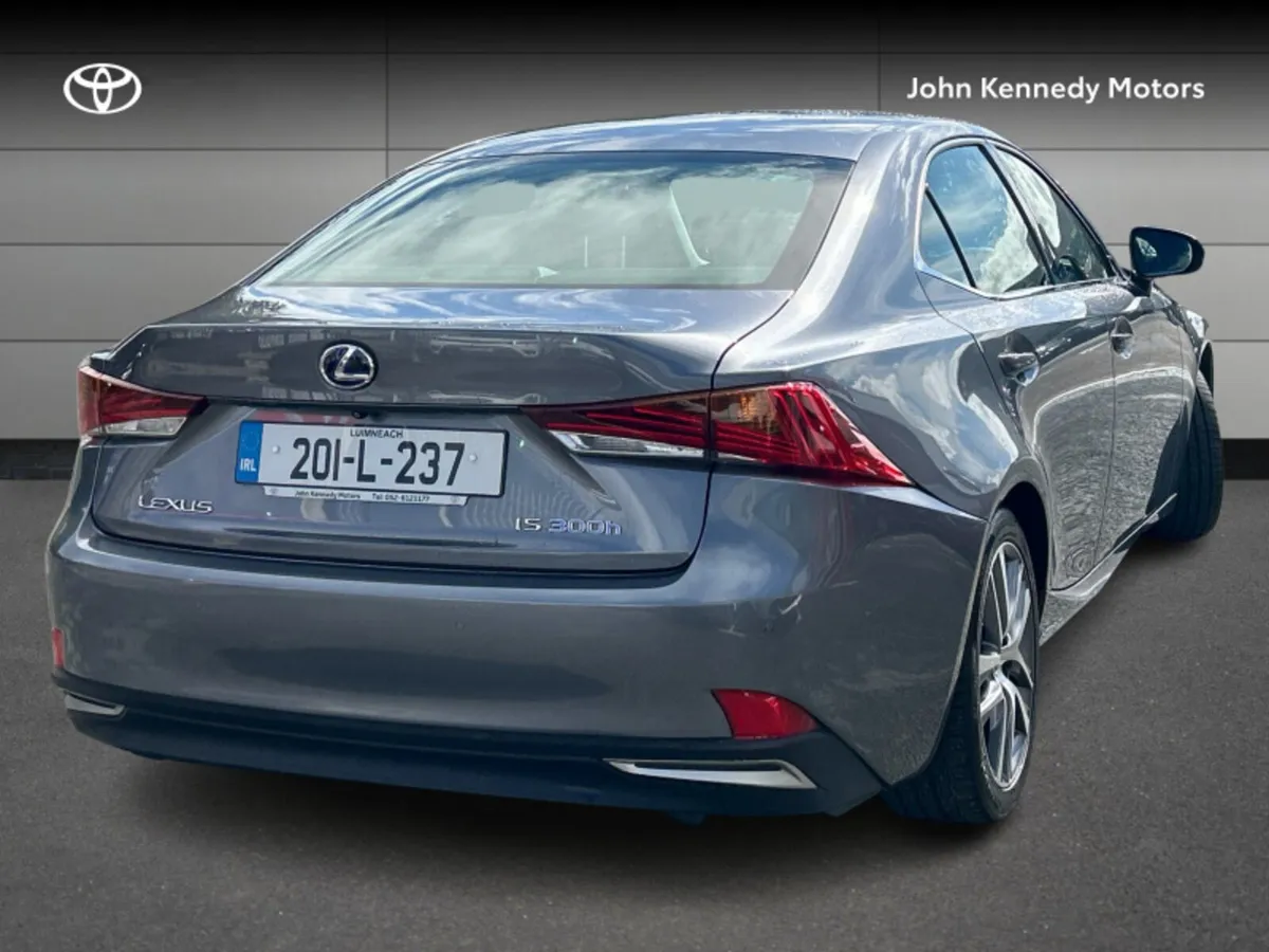 Lexus IS Executive - Image 2