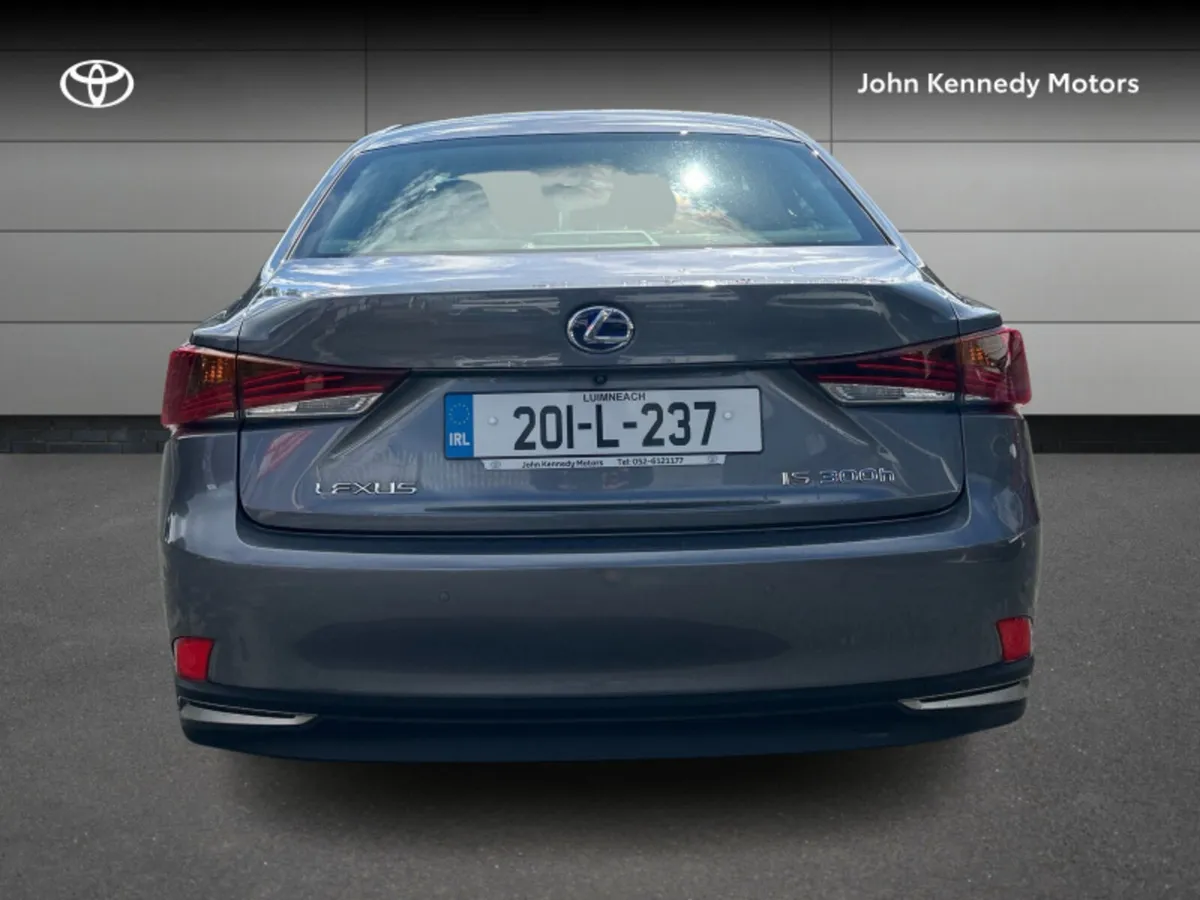 Lexus IS Executive - Image 4