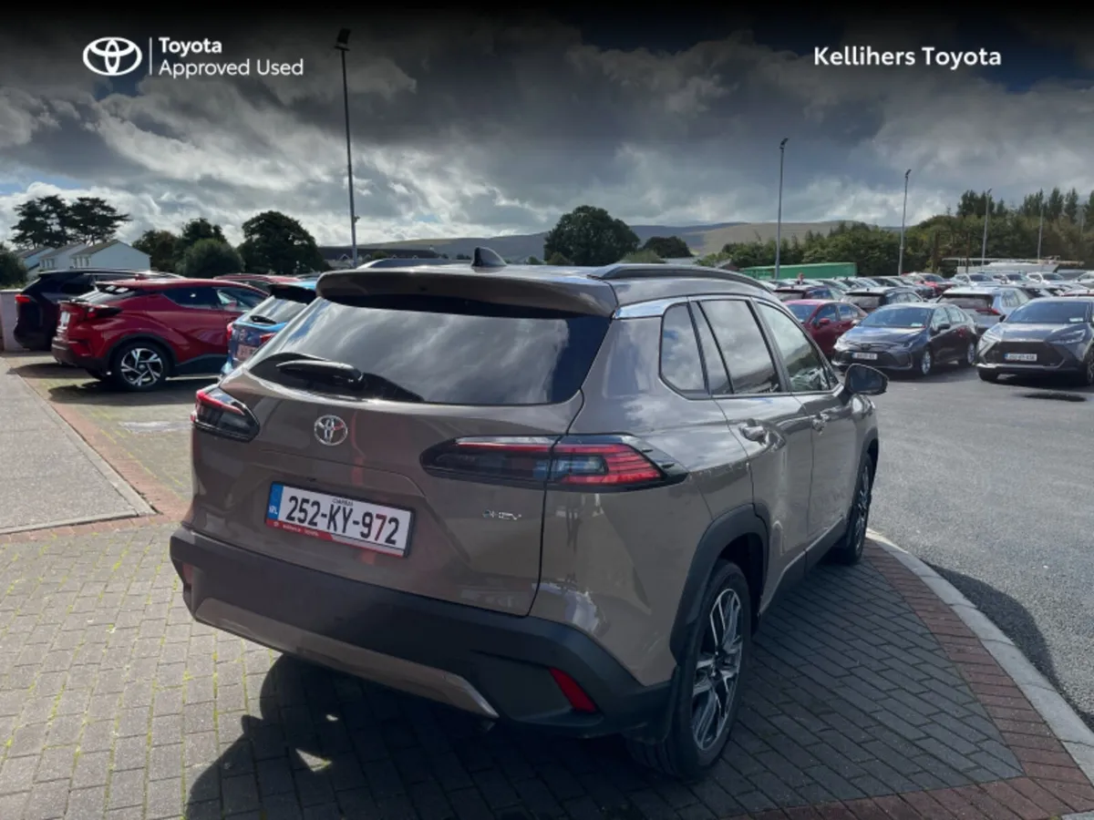 Toyota Corolla Cross HYBRID ELECTRIC SPORT - Image 2