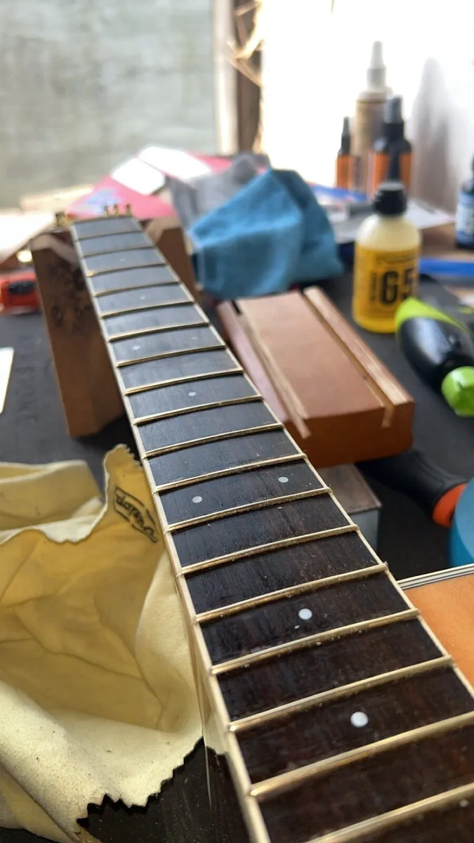Guitar & Bass technician - Image 3