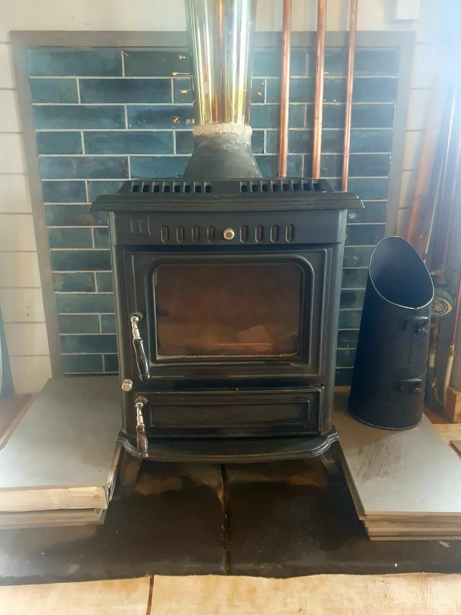 Pot Belly Solid Fuel Cast Iron Stove - Image 1