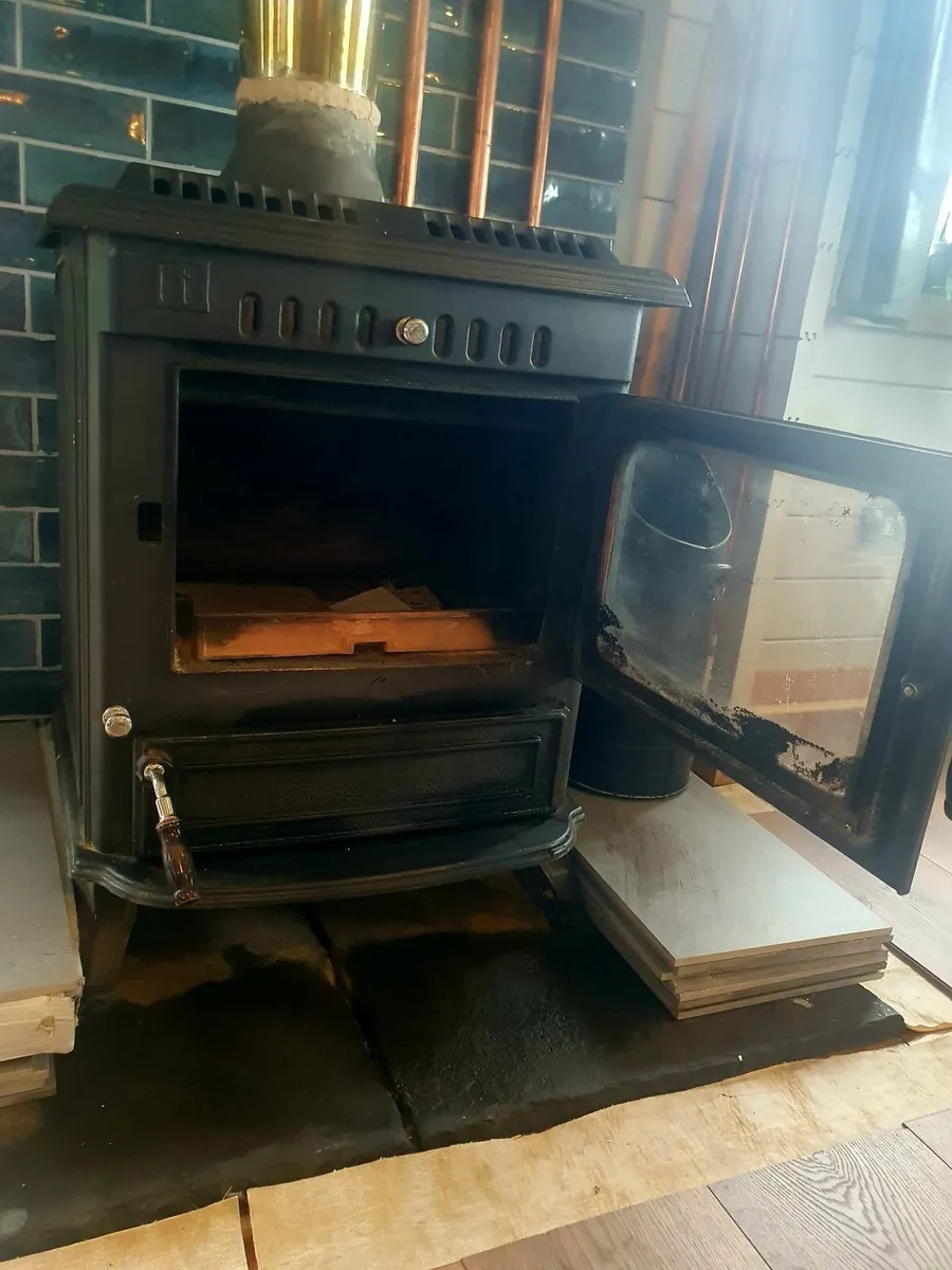 Pot Belly Solid Fuel Cast Iron Stove - Image 3