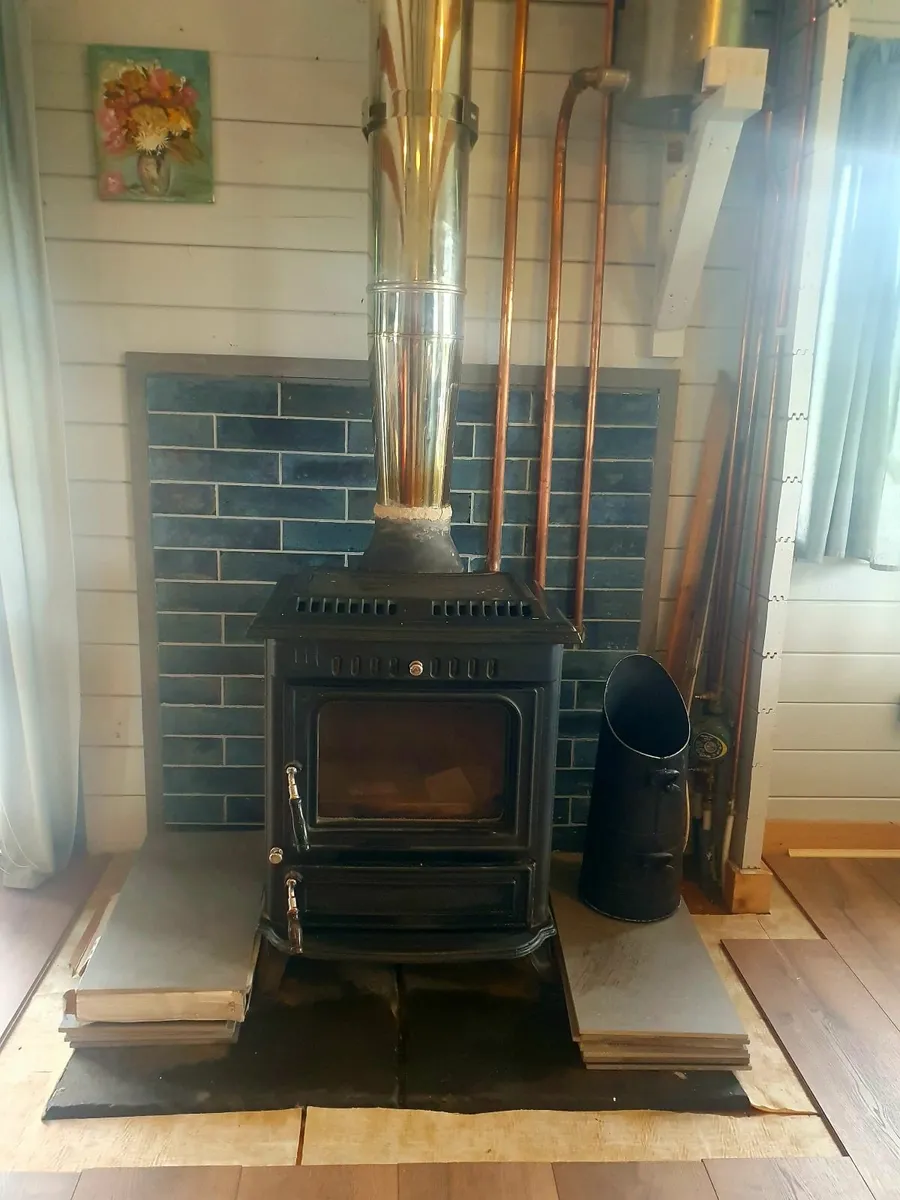 Pot Belly Solid Fuel Cast Iron Stove - Image 4